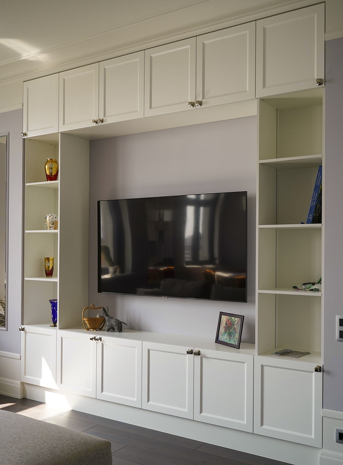 Шкаф в гостиной