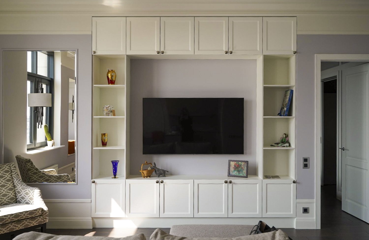 Шкаф в гостиной